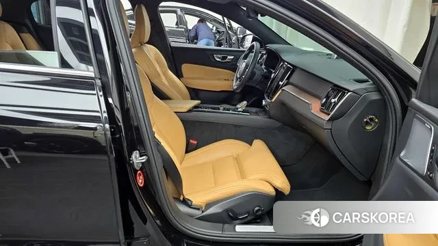 Volvo S60 3rd generation 2023 Черный из Кореи, фото 2