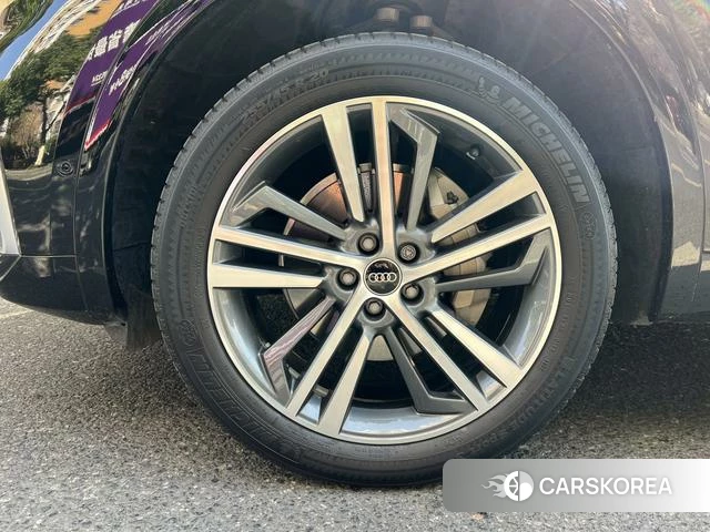 Audi Q5L 2023 Черный из Китая, фото 2