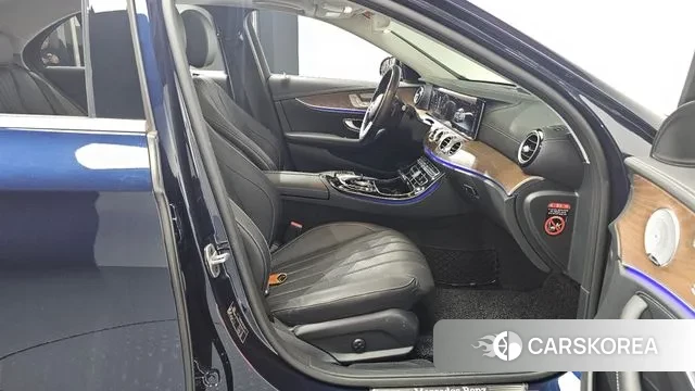 Mercedes-Benz E-Class W213 2019 Синий из Кореи, фото 2