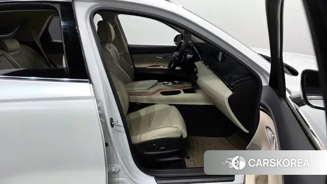 Genesis GV70 2022 Белый из Кореи, фото 2