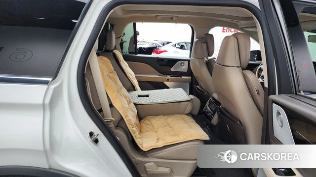 Lincoln Aviator 2nd generation 2021 Белый из Кореи, фото 2