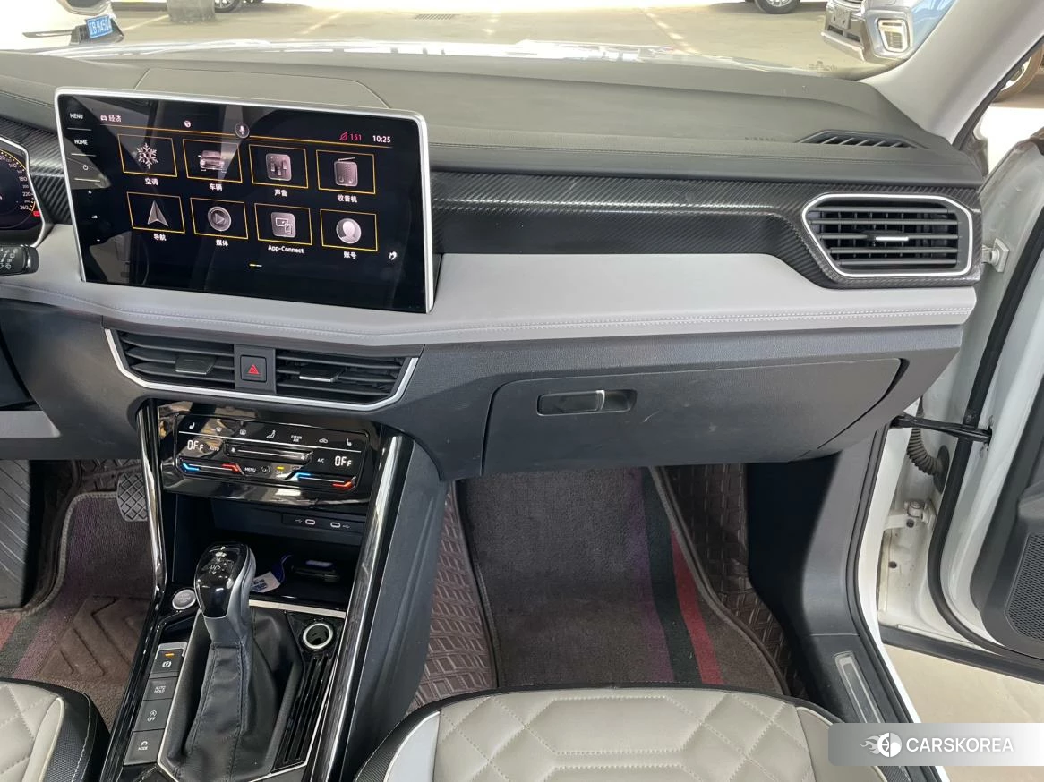Volkswagen Tanyue 2022 Белый из Китая, фото 2