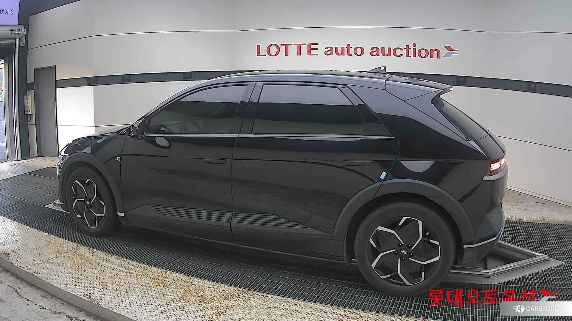 Hyundai IONIQ 5 2022 Phantom Black Pearl из Кореи, фото 2