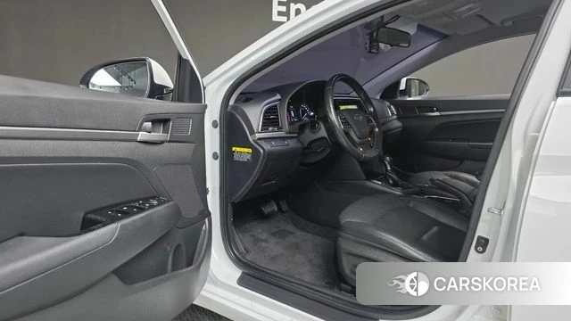 Hyundai Avante AD 2018 Белый из Кореи, фото 2