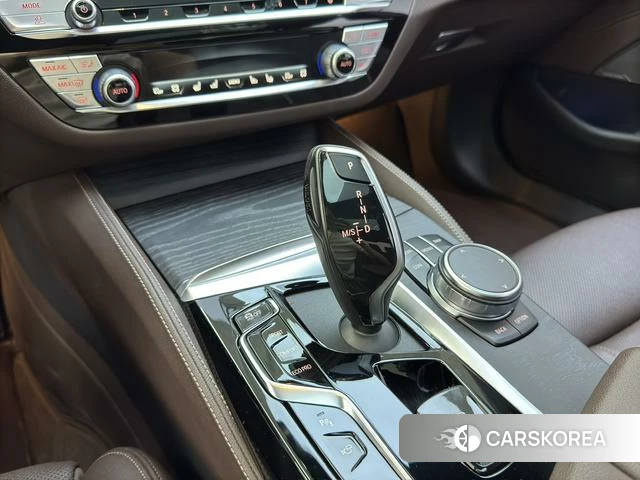 BMW 5 series 2023 Черный из Китая, фото 2