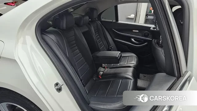 Mercedes-Benz E-Class W213 2019 Белый из Кореи, фото 2