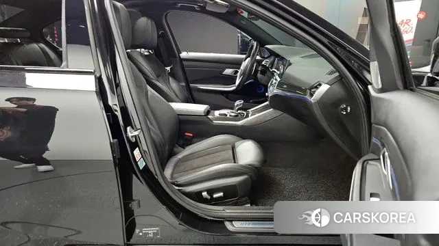 BMW 3 Series (G20) 2021 Черный из Кореи, фото 2