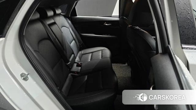 Kia The New K3 2nd generation 2021 Белый из Кореи, фото 2