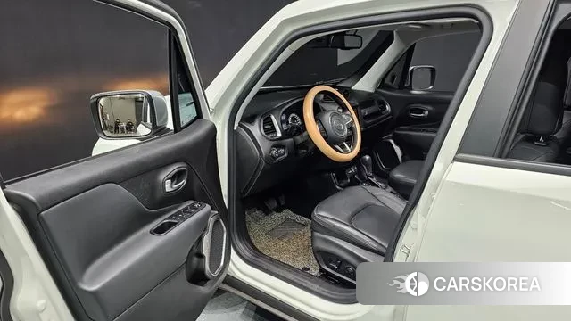 Jeep Renegade 2022 Белый из Кореи, фото 2