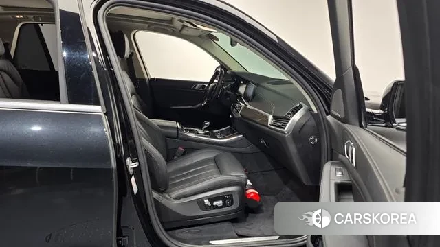 BMW X5 (G05) 2021 Черный из Кореи, фото 2