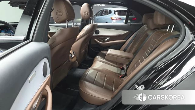 Mercedes-Benz E-Class W213 2020 Черный из Кореи, фото 2