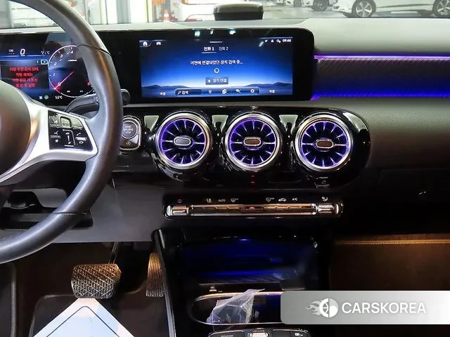 Mercedes-Benz A-Class W177 2024 Черный из Кореи, фото 2