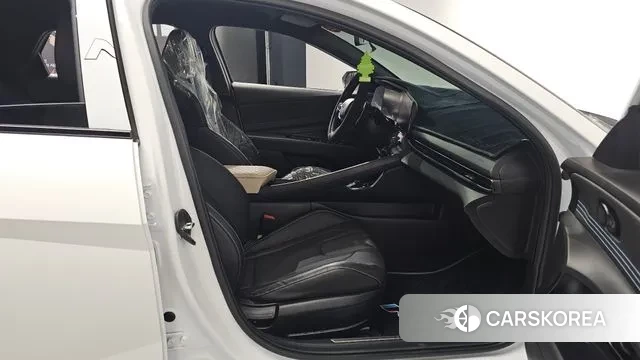 Hyundai The New Avante (CN7) 2025 Белый из Кореи, фото 2