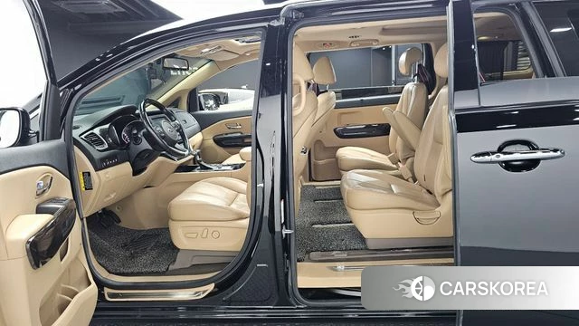 Kia The New Carnival 2018 Черный из Кореи, фото 2