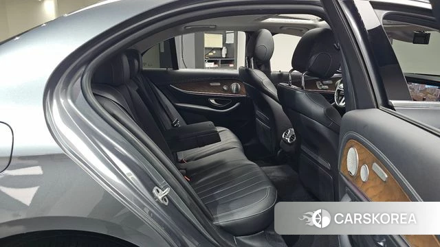 Mercedes-Benz E-Class W213 2020 Серый из Кореи, фото 2