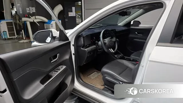 Hyundai Kona (SX2) 2024 Белый из Кореи, фото 2