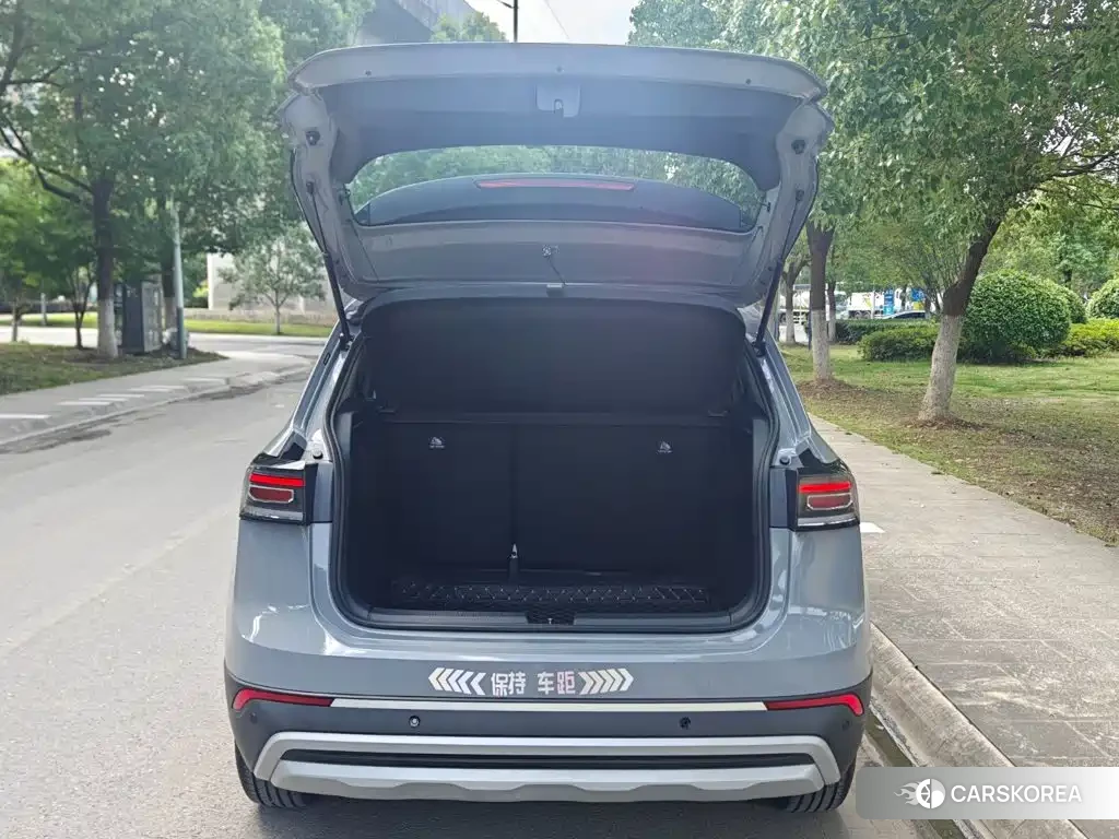 Volkswagen Tharu 2025 Silver/gray из Китая, фото 2
