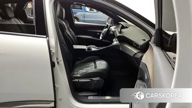 Peugeot 3008 second generation 2024 Белый из Кореи, фото 2