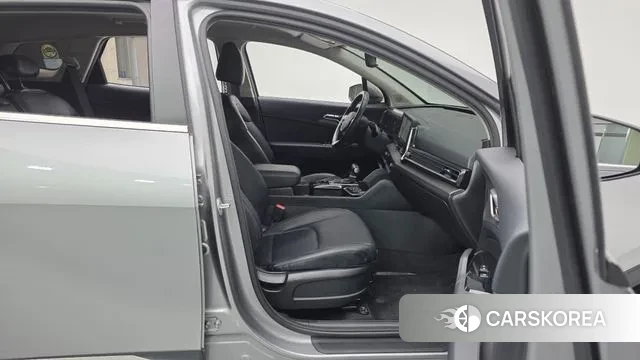 Kia Sportage 5th Generation 2021 Серебристо-серый из Кореи, фото 2