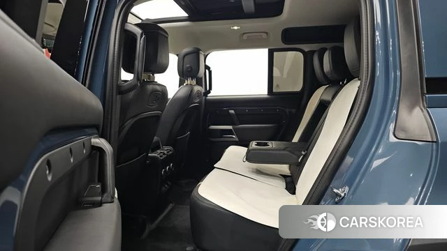 Land Rover Defender (L663) 2021 Небесно-голубой из Кореи, фото 2