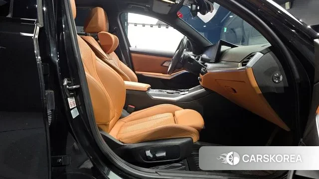 BMW 3 Series (G20) 2023 Черный из Кореи, фото 2