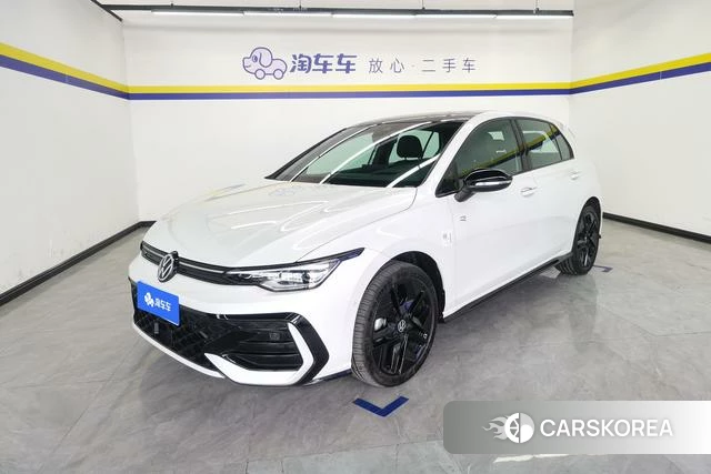 Volkswagen Golf 2024 Белый из Китая, фото 2