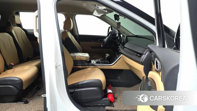 Kia Carnival 4th generation 2023 Белый из Кореи, фото 2