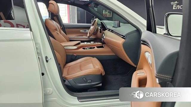 Genesis GV70 2022 Белый из Кореи, фото 2