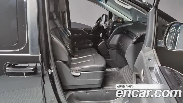 Hyundai Staria 2021 Черный из Кореи, фото 2