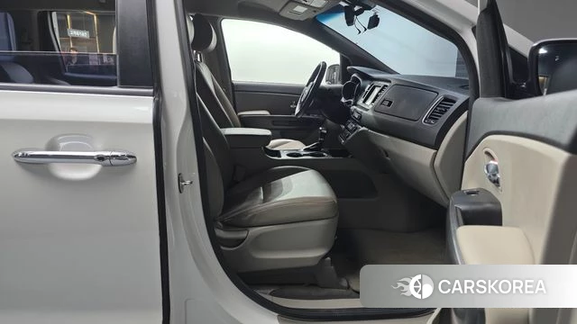 Kia The New Carnival 2018 Белый из Кореи, фото 2