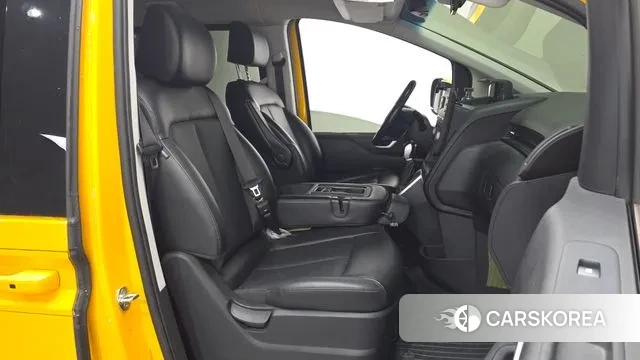 Hyundai Staria 2021 Желтый из Кореи, фото 2