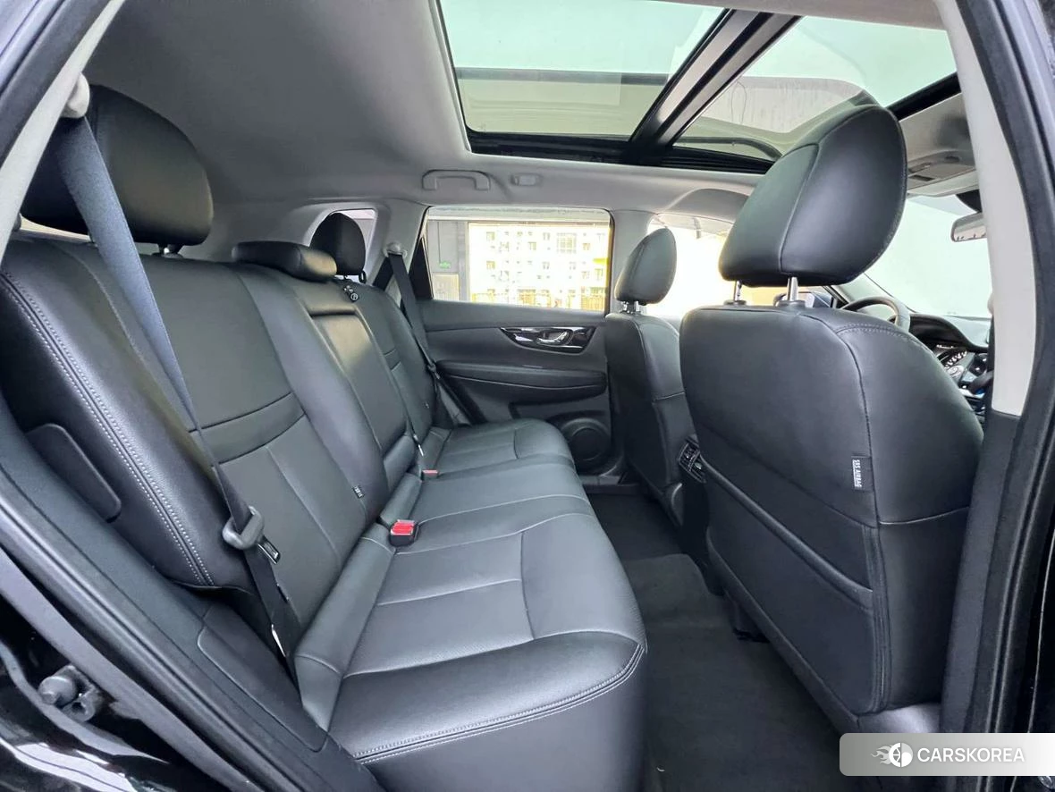 Nissan Qijun 2023 Черный из Китая, фото 2