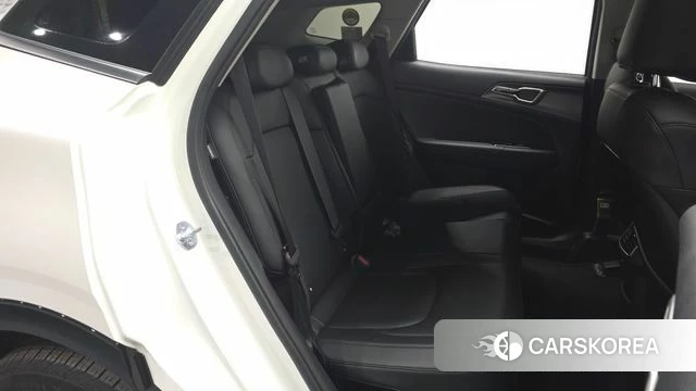 Kia Sportage 5th Generation Hybrid 2023 Белый из Кореи, фото 2