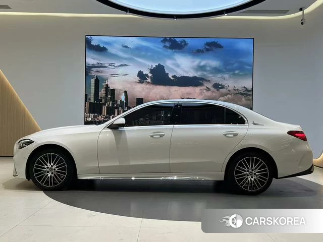Mercedes-Benz Class C 2023 Белый из Китая, фото 2