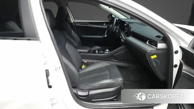 Kia K5 3rd generation 2022 Белый из Кореи, фото 2