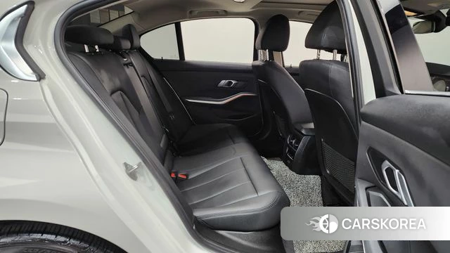 BMW 3 Series (G20) 2020 Белый из Кореи, фото 2