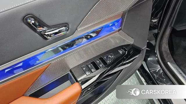 BMW 7 Series (G70) 2025 Черный из Кореи, фото 2