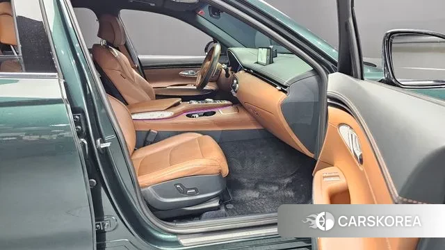 Genesis GV70 2023 Зеленый из Кореи, фото 2