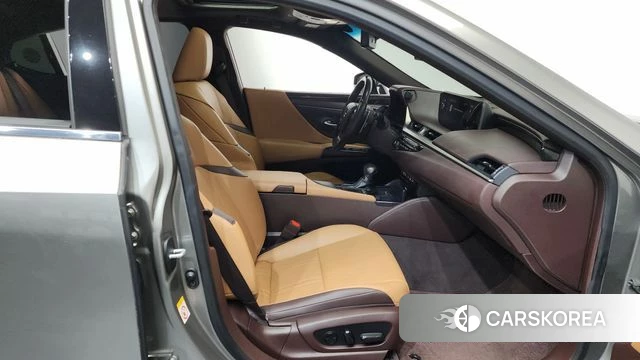 Lexus ES300h 7th generation 2019 Серый из Кореи, фото 2