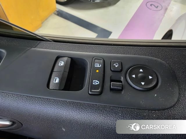 Hyundai Staria 2025 Белый из Кореи, фото 2