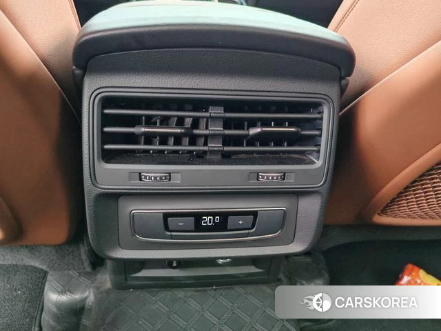 Audi Q7 2024 Черный из Китая, фото 2