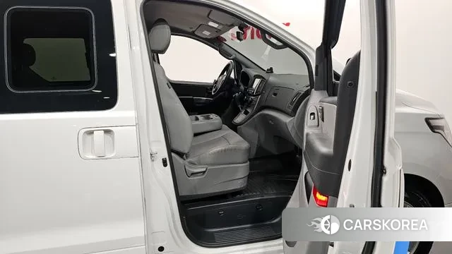 Hyundai The New Grand Starex 2018 Серебряный из Кореи, фото 2