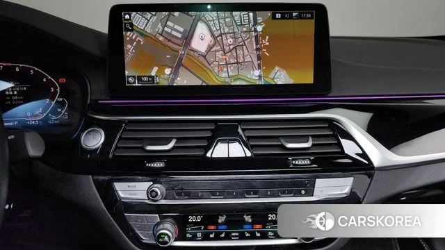 BMW 5 Series (G30) 2022 Белый из Кореи, фото 2