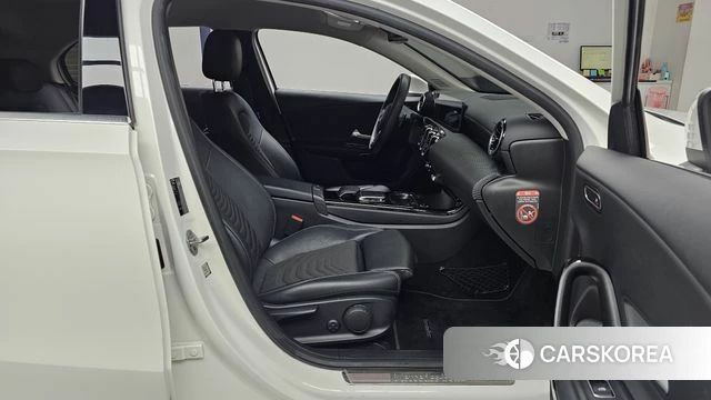 Mercedes-Benz A-Class W177 2020 Белый из Кореи, фото 2