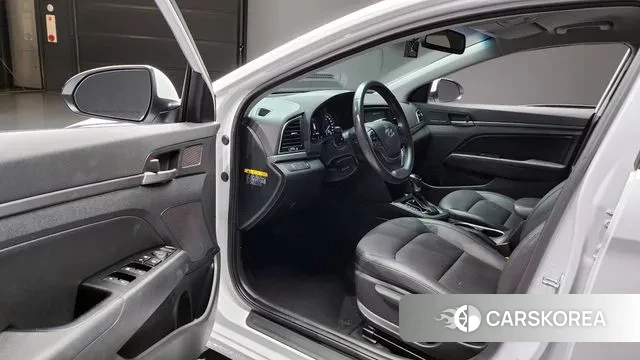 Hyundai Avante AD 2018 Белый из Кореи, фото 2