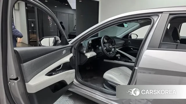 Hyundai Avante Hybrid (CN7) 2022 Серый из Кореи, фото 2