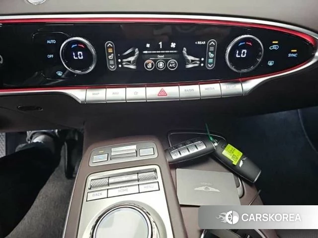 Genesis GV70 2023 Белый из Кореи, фото 2