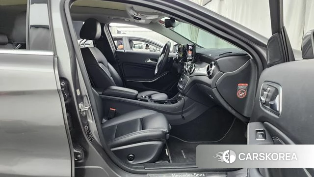 Mercedes-Benz GLA-Class X156 2018 Серый из Кореи, фото 2