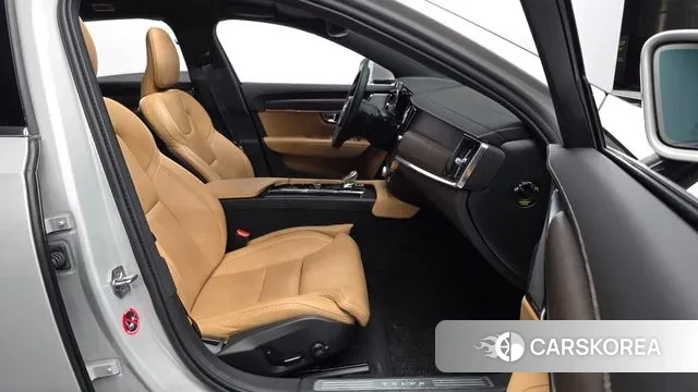 Volvo S90 2021 Серебристо-серый из Кореи, фото 2