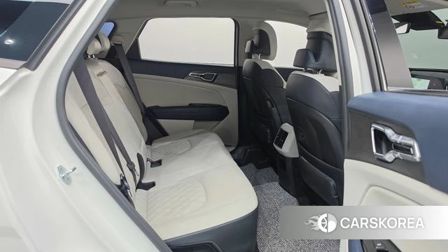 Kia Sportage 5th Generation Hybrid 2022 Белый из Кореи, фото 2